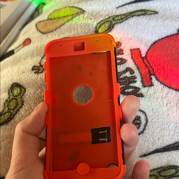 5 for 25$🎄Black and Red IPod Touch 7th gen Case - Picture 4 of 8